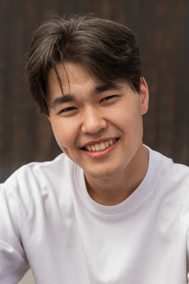 Photo of Alex Hyuanh